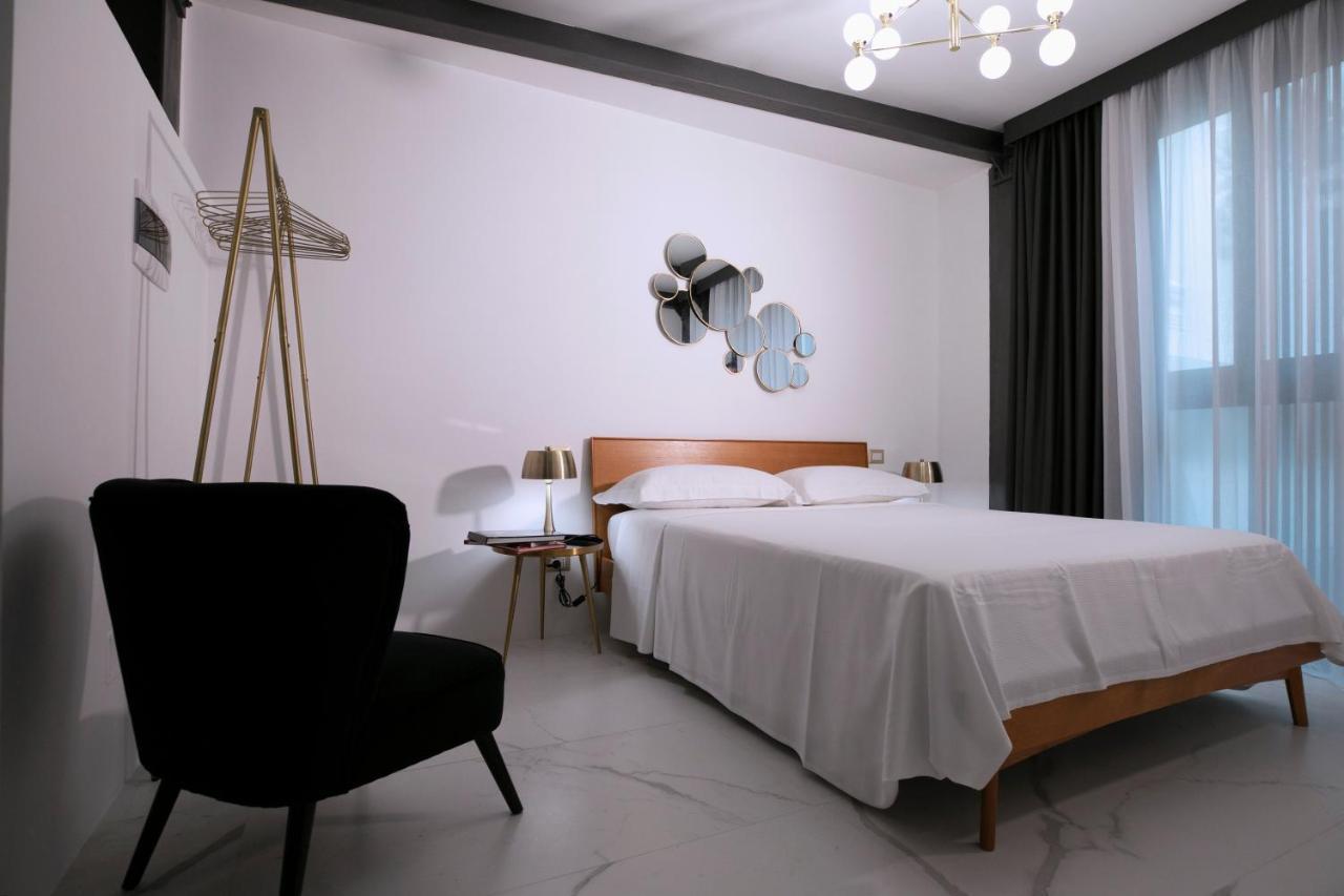 Azzoli Trapani - Apartments&Skypool - Adults Only Bagian luar foto