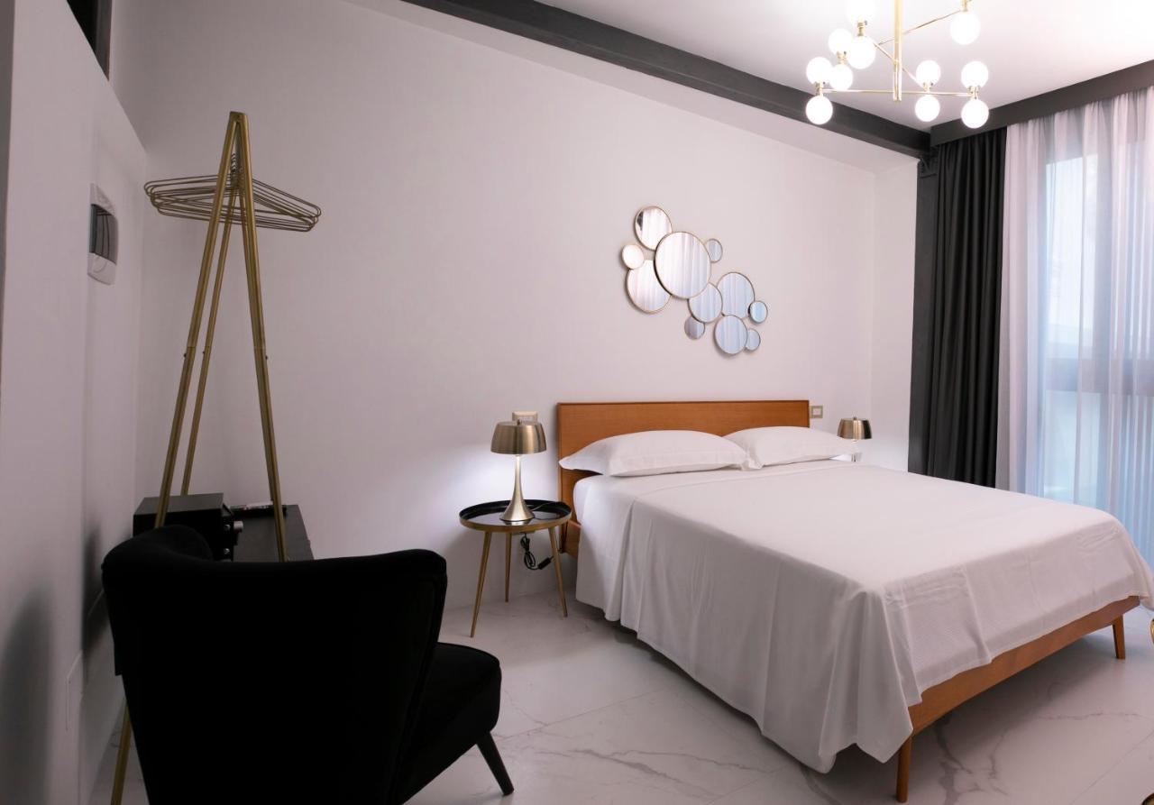 Azzoli Trapani - Apartments&Skypool - Adults Only Bagian luar foto