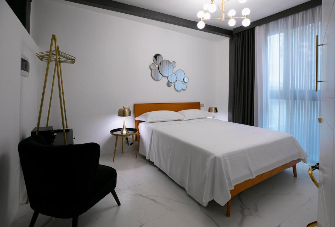 Azzoli Trapani - Apartments&Skypool - Adults Only Bagian luar foto