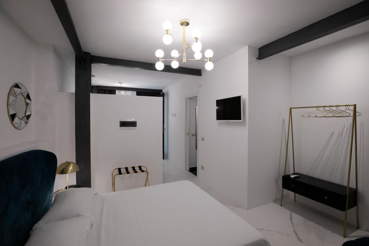 Azzoli Trapani - Apartments&Skypool - Adults Only Bagian luar foto