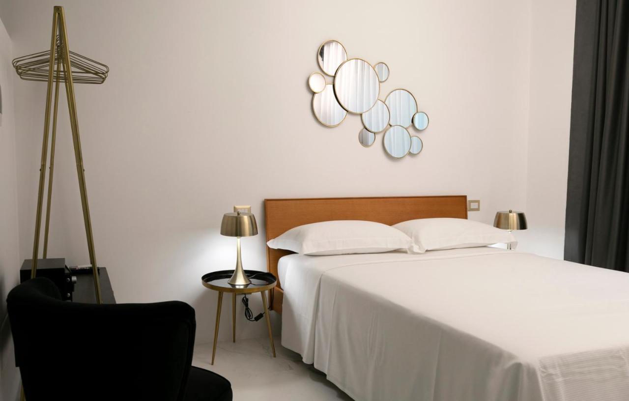 Azzoli Trapani - Apartments&Skypool - Adults Only Bagian luar foto