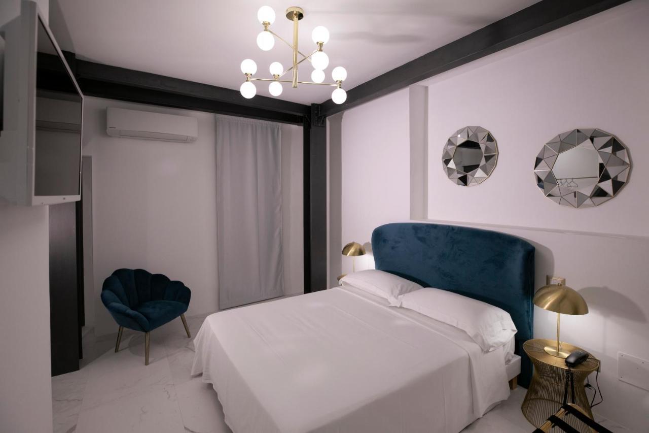 Azzoli Trapani - Apartments&Skypool - Adults Only Bagian luar foto