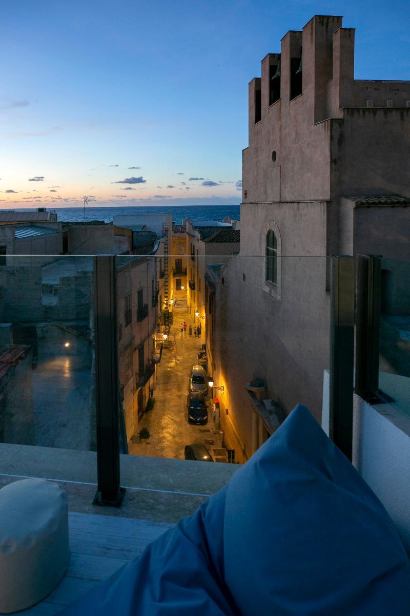 Azzoli Trapani - Apartments&Skypool - Adults Only Bagian luar foto