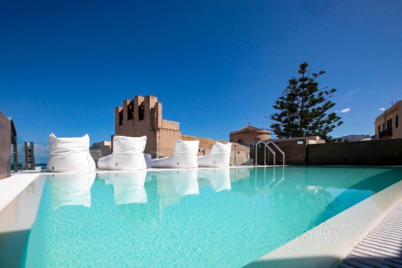 Azzoli Trapani - Apartments&Skypool - Adults Only Bagian luar foto
