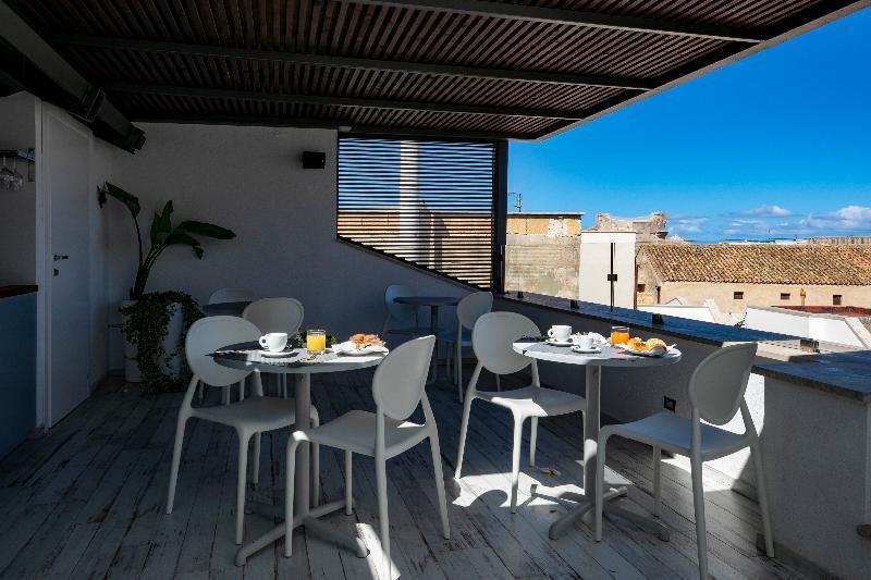 Azzoli Trapani - Apartments&Skypool - Adults Only Bagian luar foto